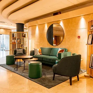 4* Otel Novotel Est