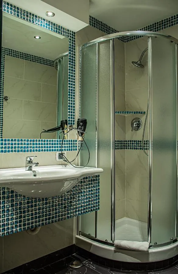 Hotel Canova Rome 3*,  Italy