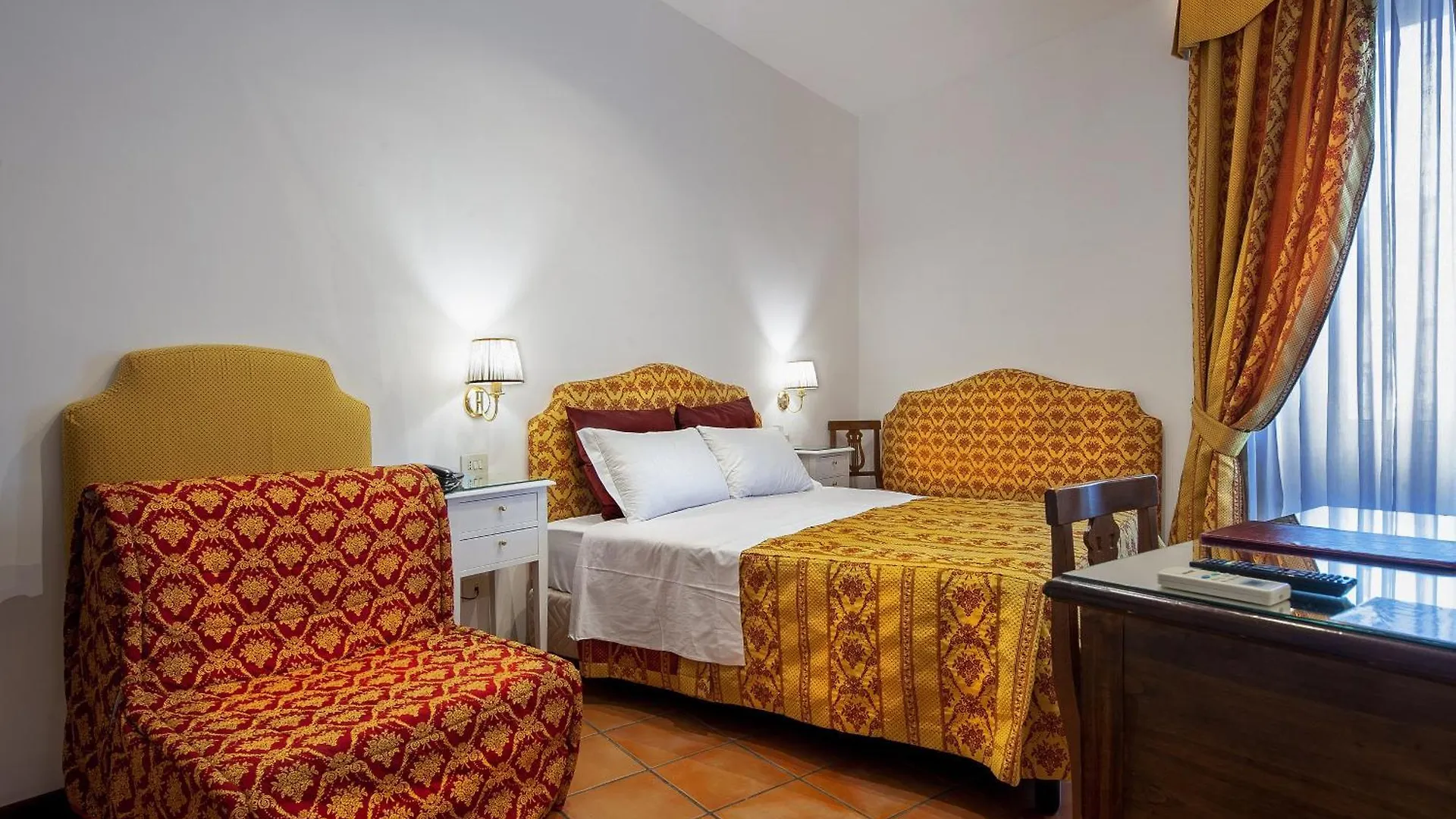 Hotel Canova Rome 3*,  Italy
